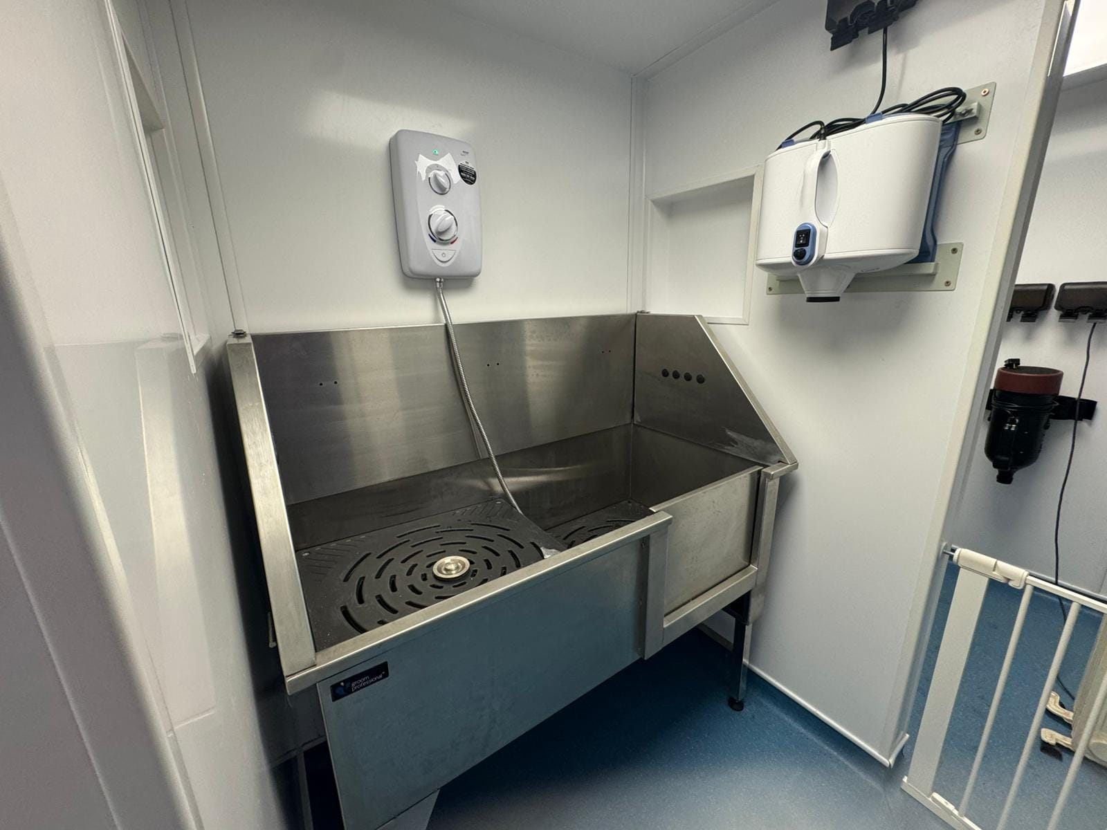 oxford dog grooming company - Groom Room Bath